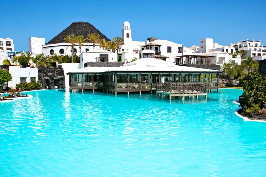 ACE_549_the_volcan_lanzarote_0818_08.jpg