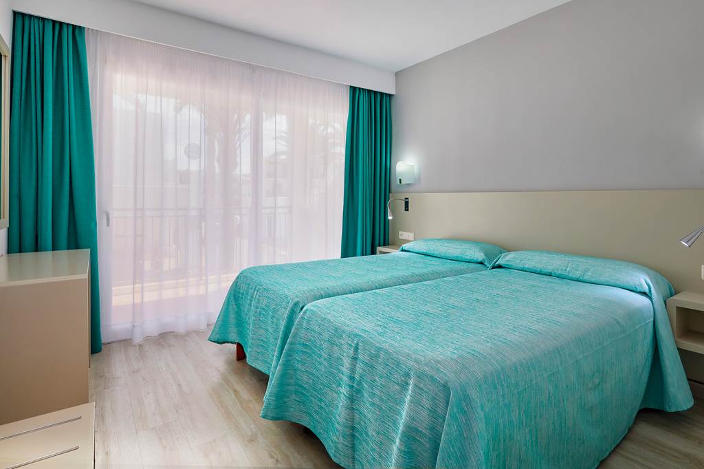 PMI_71138_Cala_D'Or_Playa_Apartments_0624_03.jpg