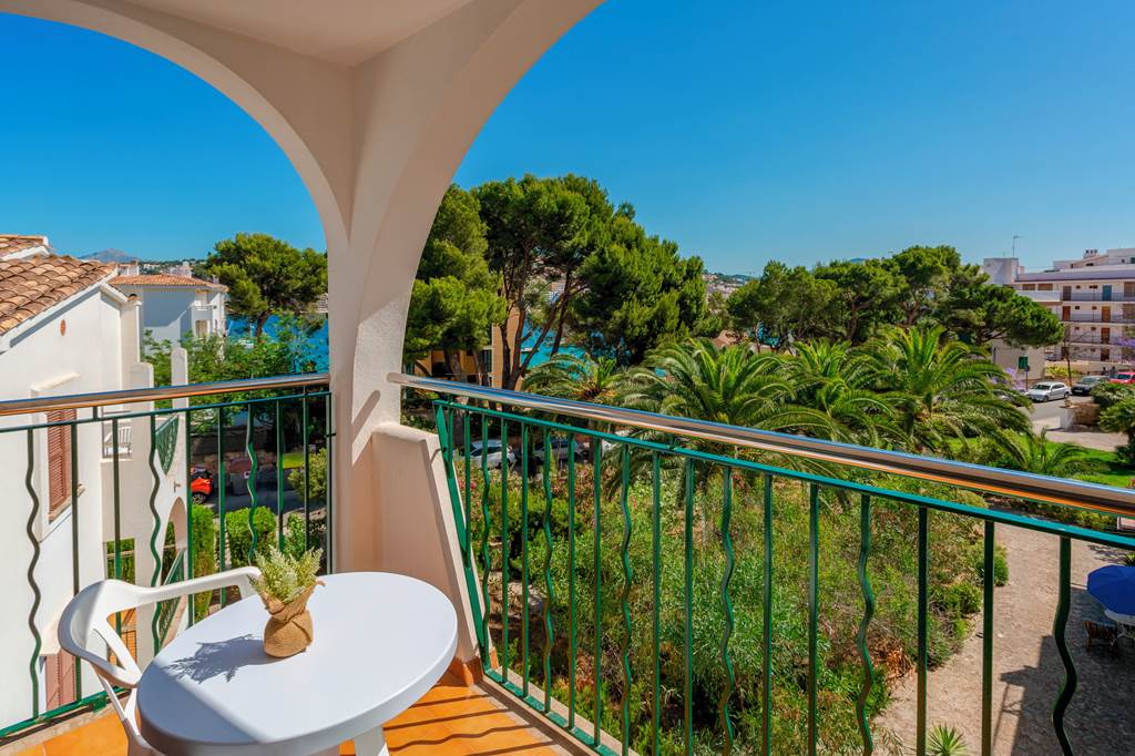 PMI_1171_Surfing_Playa_Santa_Ponsa_1223_10.jpg