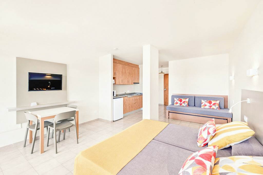 PMI_3304_Vista_Club_Apartments_0724_15.jpg