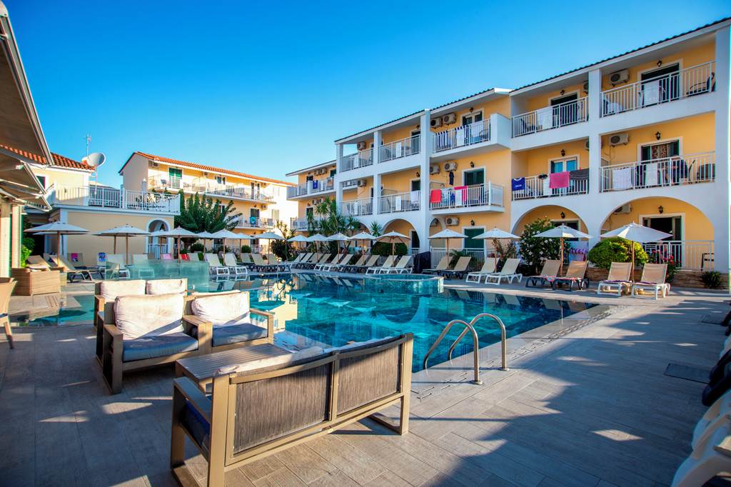 ZTH_82932_Danny's_Hotel_1124_08.jpg