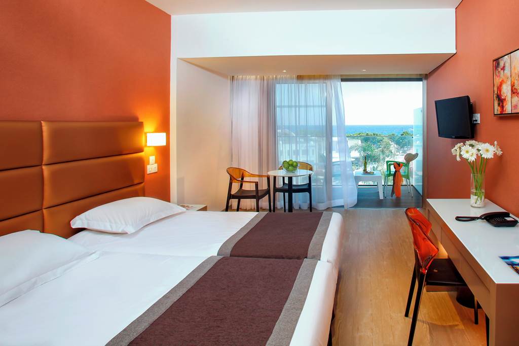 LCA_76929_Faros_Hotel_0421_02.jpg