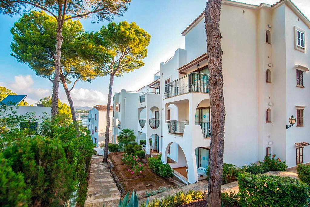 PMI_1171_Surfing_Playa_Santa_Ponsa_0322_05.jpg