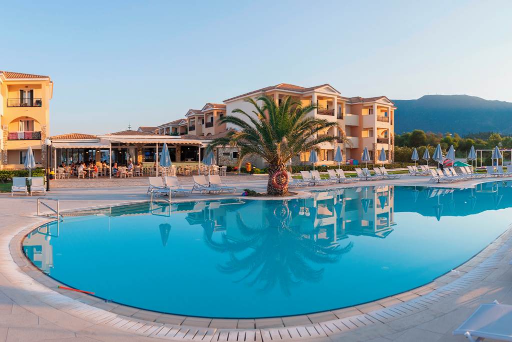 ZTH_80949_Alykanas_Village_0819_28.jpg