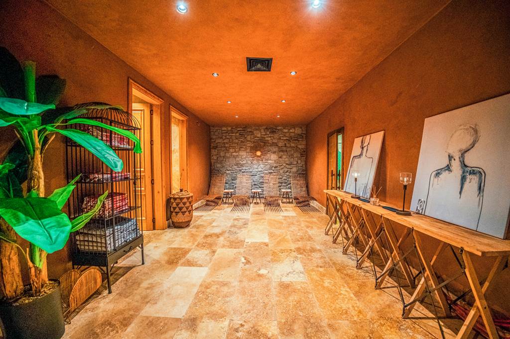 DLM_85896_The_Remote_Hotel_0623_08.jpg