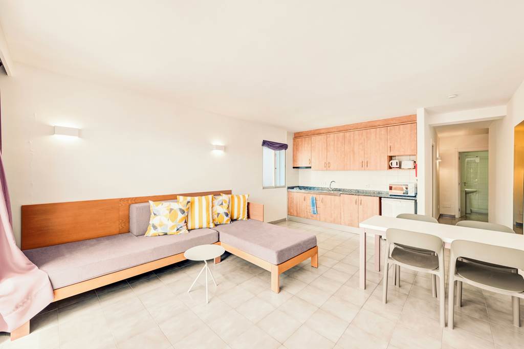 PMI_3304_Vista_Club_Apartments_0724_20.jpg