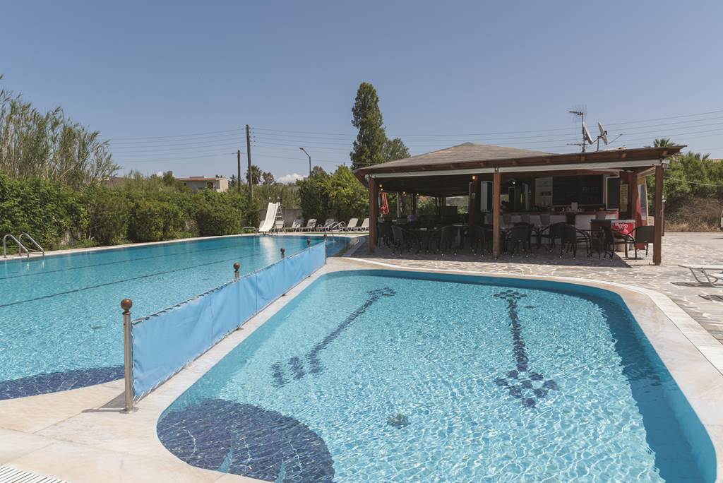 CFU_71999_Kamari_Apartments_0716_07.jpg