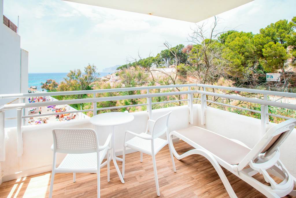 PMI_26_FERGUS_Style_Cala_Blanca_Suites_0723_26.jpg