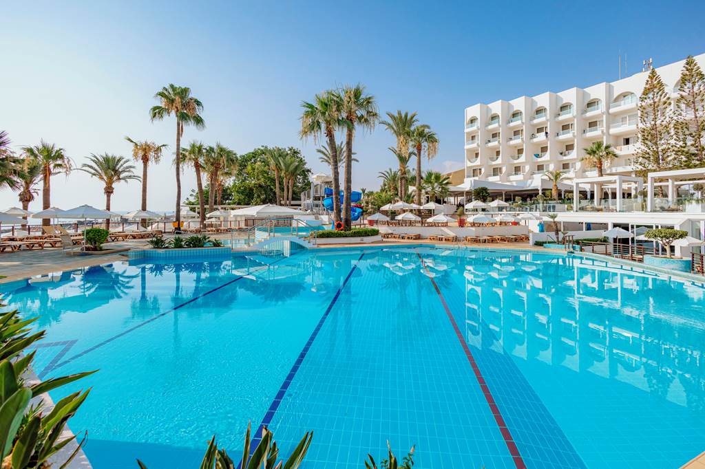 LCA_70547_Golden_Coast_Beach_Hotel_0724_06.jpg