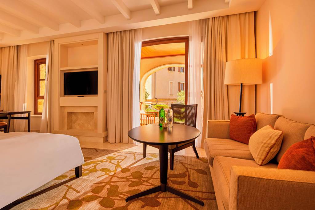 PMI_85056_Cap_Vermell_Grand_Hotel_0123_85.jpg
