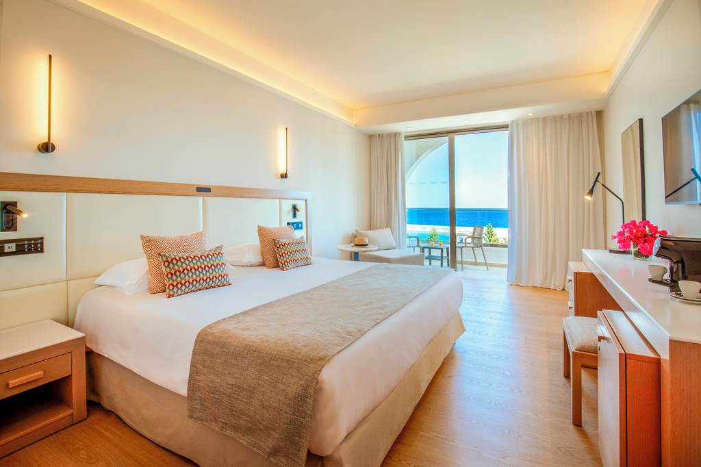 LCA_70547_Golden_Coast_Beach_Hotel_1124_02.jpg