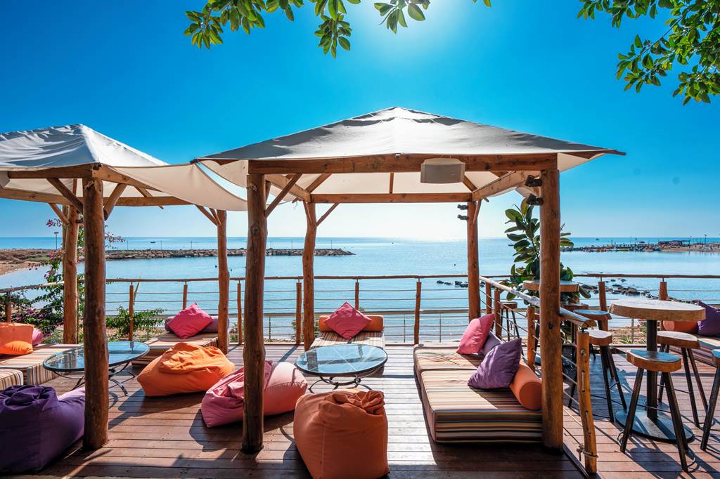 LCA_70547_Golden_Coast_Beach_Hotel_0822_07.jpg