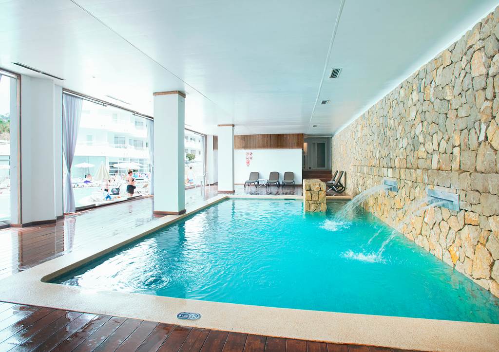 PMI_26_FERGUS_Style_Cala_Blanca_Suites_0723_08.jpg