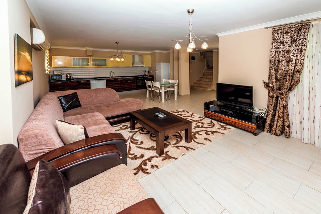 DLM_84398_Diana_Residence_0822_09.jpg
