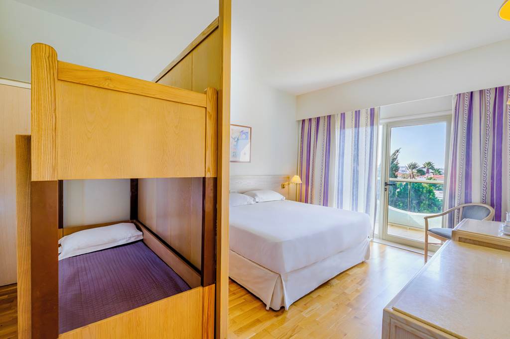 LCA_70547_Golden_Coast_Beach_Hotel_1123_06.jpg