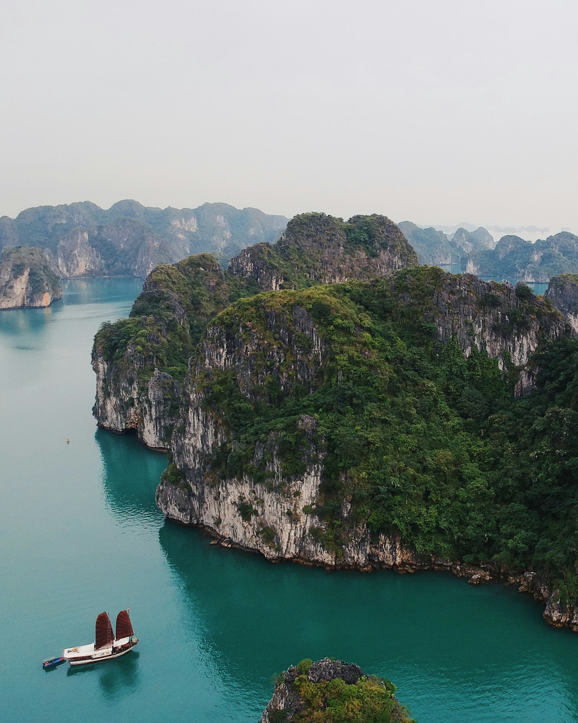 FTLO Travel is a group travel company for solo travelers in their 20s and 30s