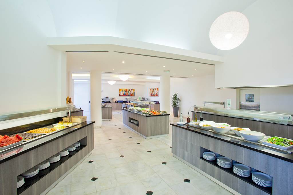 LCA_70547_golden_coast_hotel_0318_05.jpg