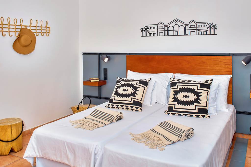 FUE_73337_Coral_Cotillo_Beach_0122_18.jpg