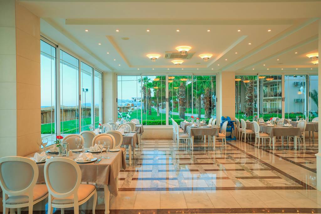 AYT_82025_Dobedan_World_Palace_Kemer_0324_06.jpg