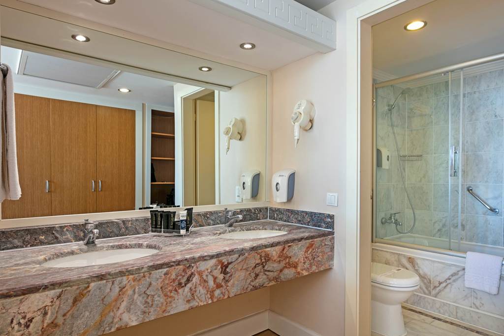 AYT_82025_Dobedan_World_Palace_Kemer_0324_01.jpg