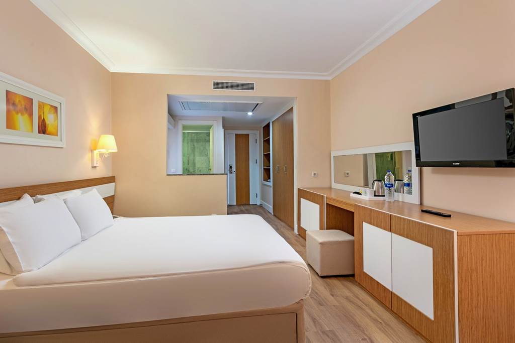 AYT_82025_Dobedan_World_Palace_Kemer_0324_02.jpg