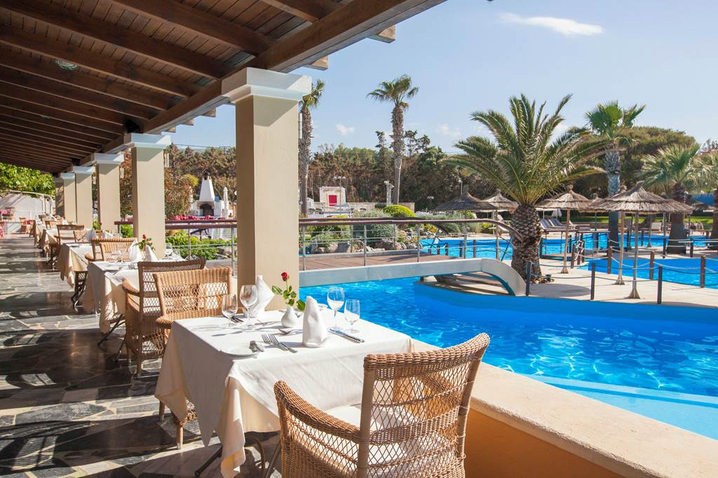 HER_87894_Aquila_Rithymna_Beach_0824_02.jpg