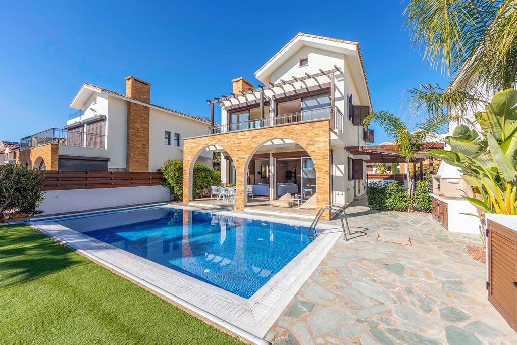 LCA_89201_Ionian_Seafront_Villa_H5_0325_06.jpg