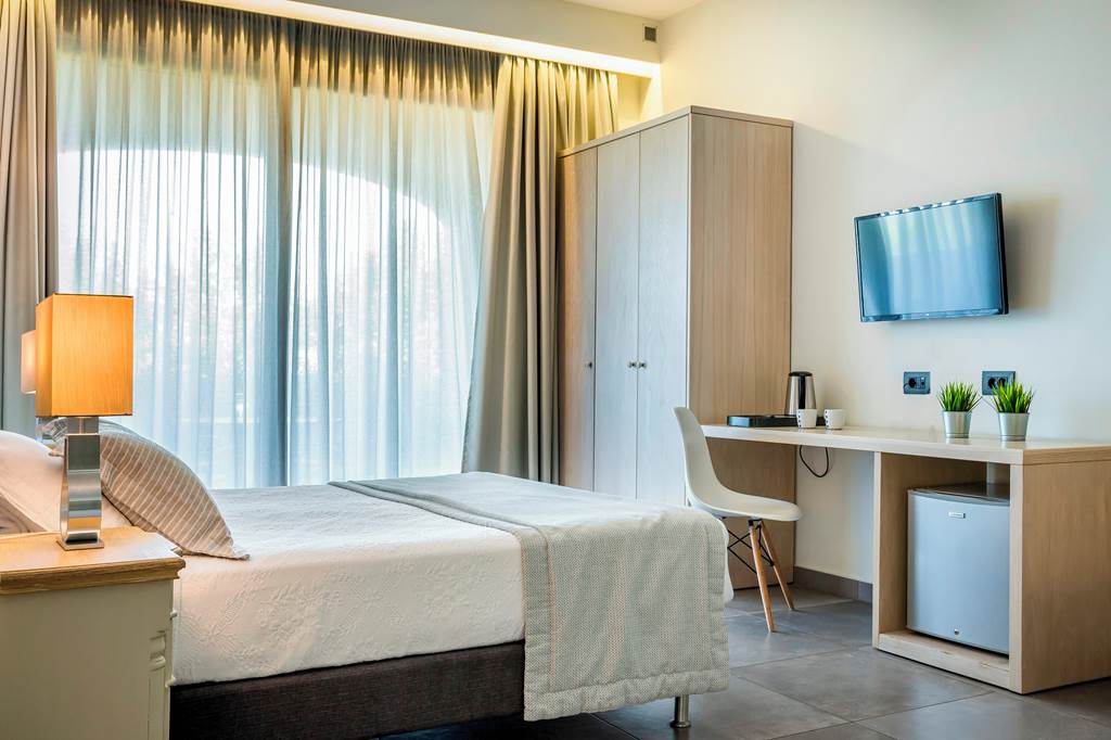 EFL_72301_Astra_Village_Hotel_&_Suites_0522_09.jpg