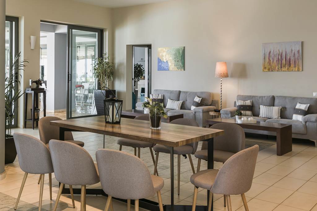 EFL_72301_Astra_Village_Hotel_&_Suites_0622_07.jpg