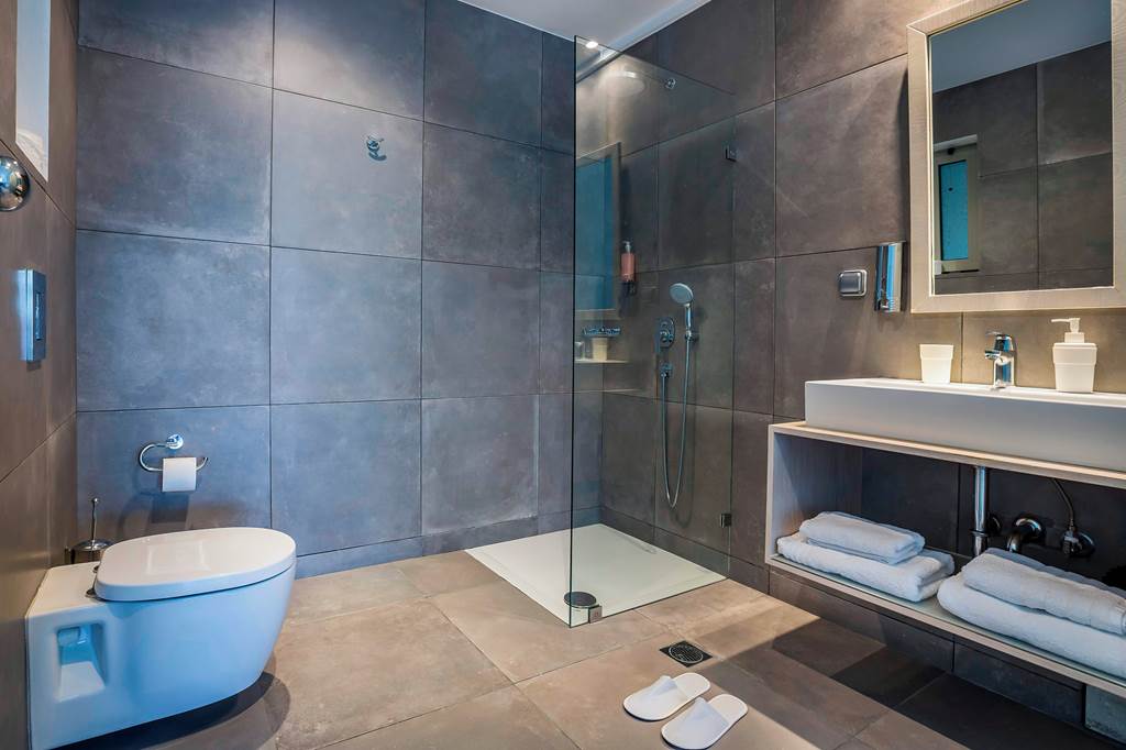 EFL_72301_Astra_Village_Hotel_&_Suites_0522_11.jpg
