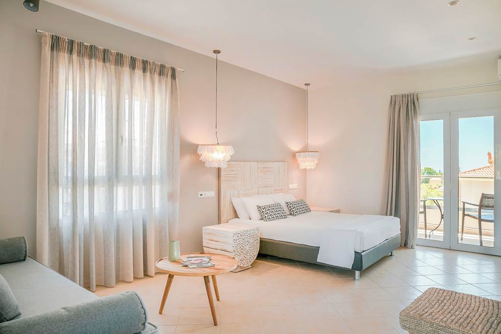 EFL_72301_Astra_Village_Hotel_&_Suites_0723_02.jpg