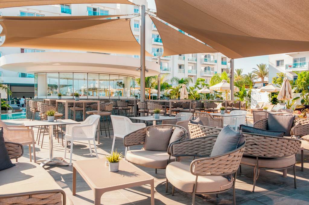 LCA_177_Hotel_Kapetanios_Bay_1023_04.jpg