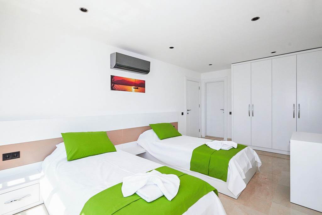 DLM_84206_Villa_Resital_0922_02.jpg