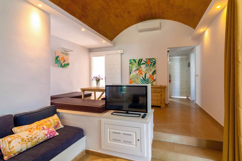 LPA_70005_Cordial_Biarritz_Bungalows_1218_04.jpg
