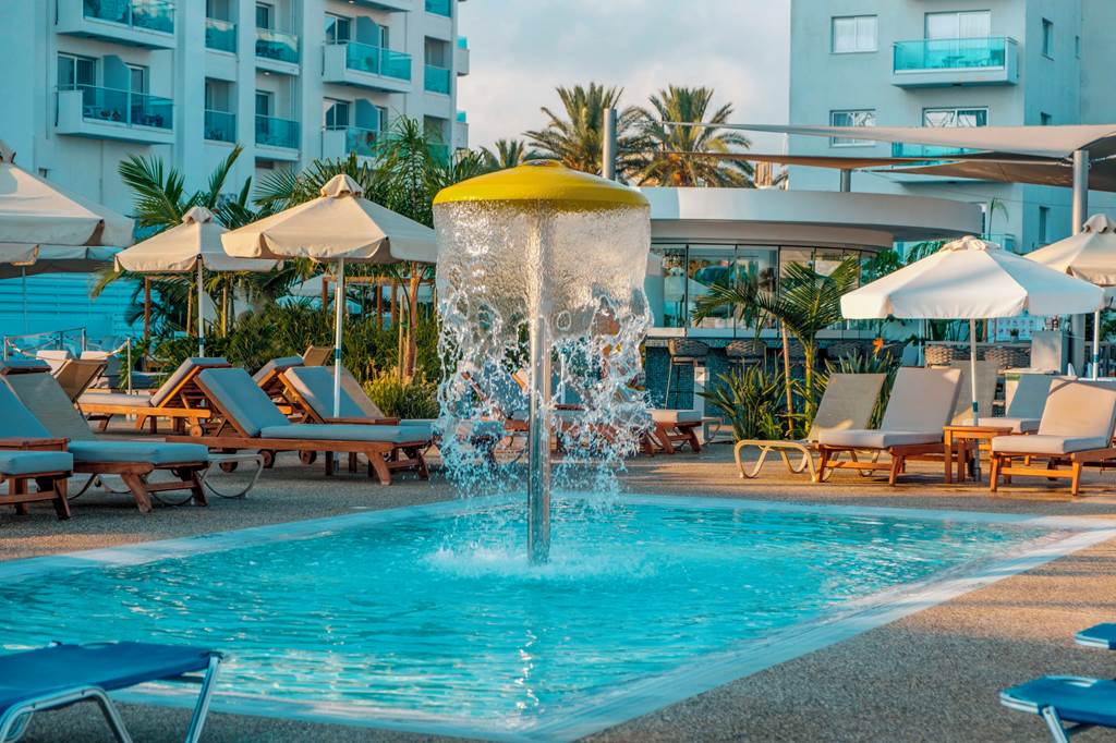 LCA_177_Hotel_Kapetanios_Bay_1023_06.jpg