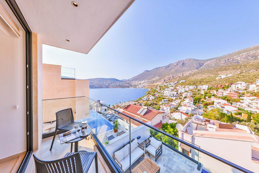 DLM_84461_Villa_Bank_One_1022_18.jpg