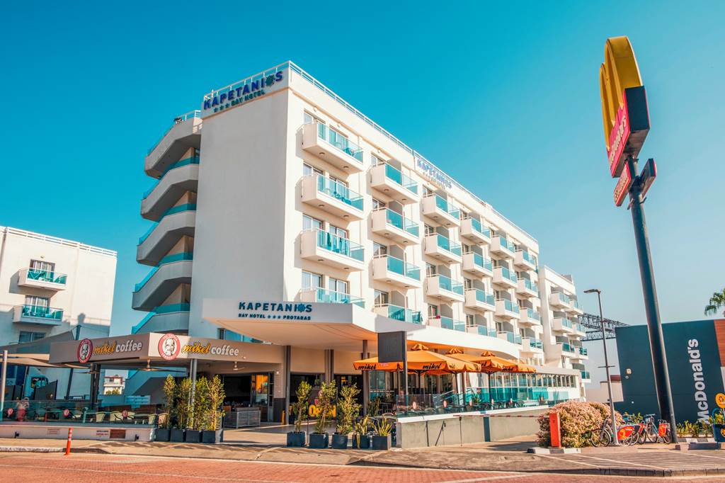LCA_177_Hotel_Kapetanios_Bay_1023_08.jpg