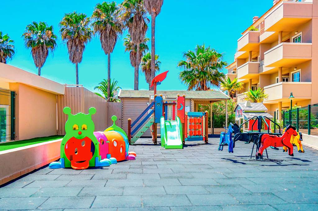 FAO_69567_Vitor's_Plaza_0524_15.jpg