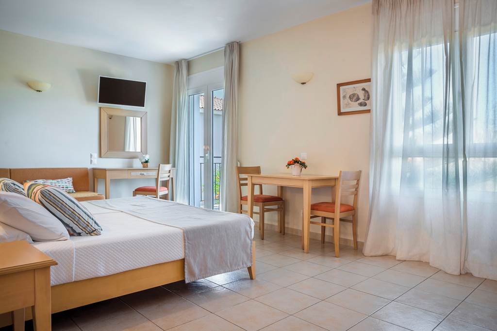 EFL_72301_Astra_Village_Hotel_&_Suites_0522_02.jpg