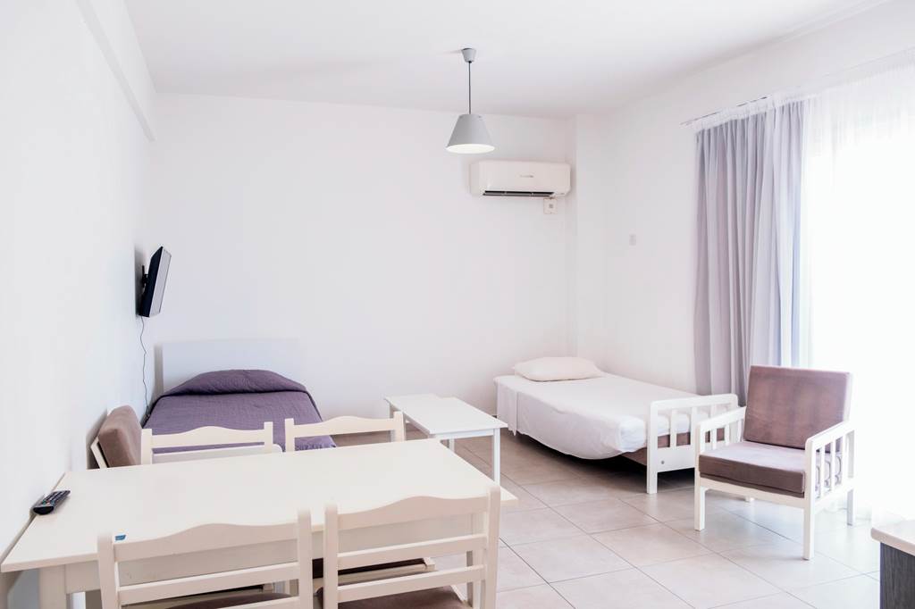 LCA_177_Hotel_Kapetanios_Bay_1023_30.jpg