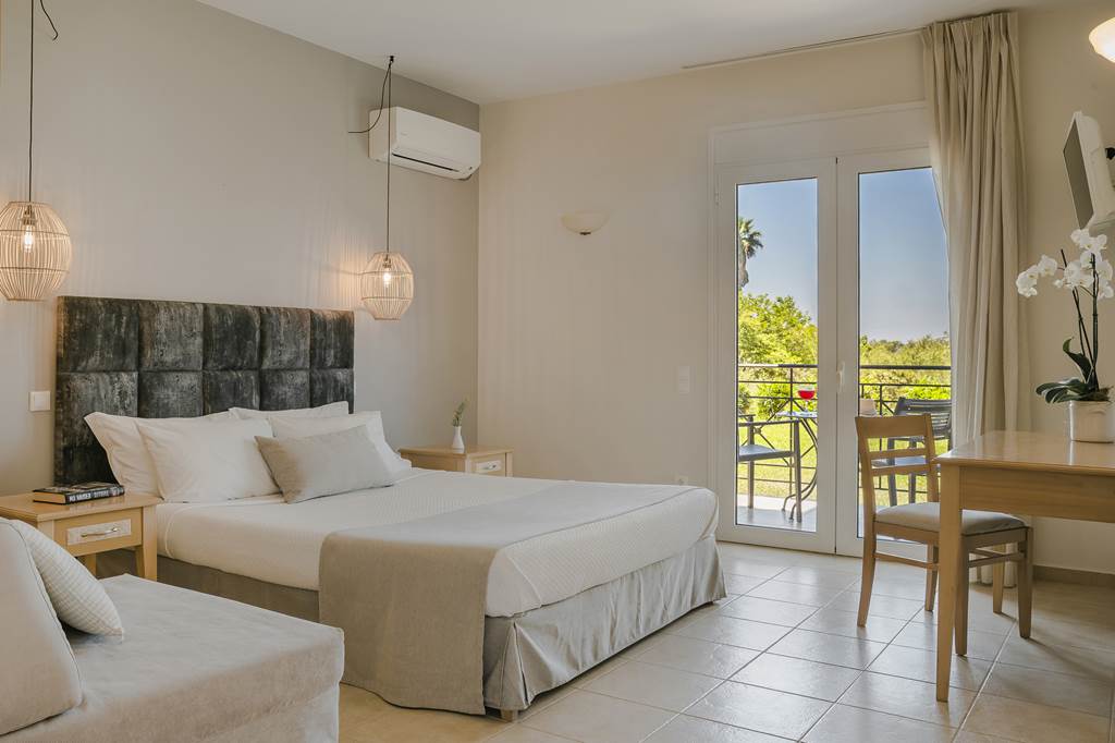 EFL_72301_Astra_Village_Hotel_&_Suites_0622_02.jpg