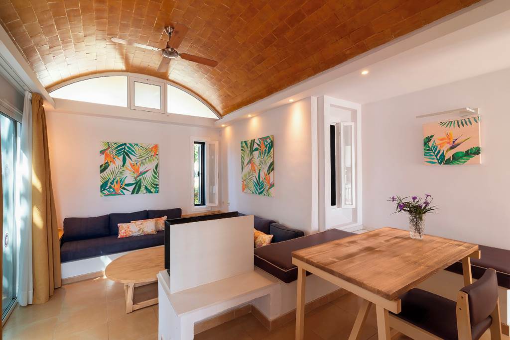 LPA_70005_Cordial_Biarritz_Bungalows_0522_04.jpg