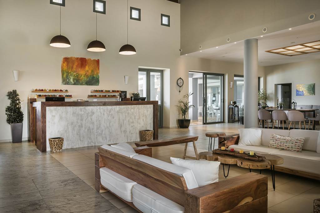 EFL_72301_Astra_Village_Hotel_&_Suites_0622_09.jpg