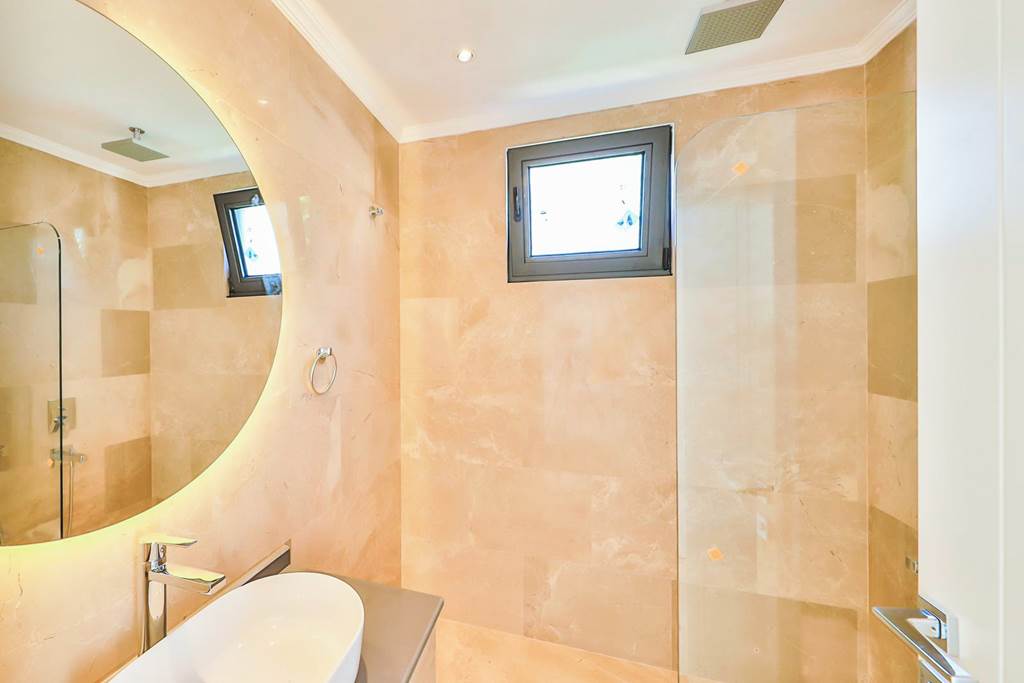 DLM_84205_Villa_Marni_0922_12.jpg
