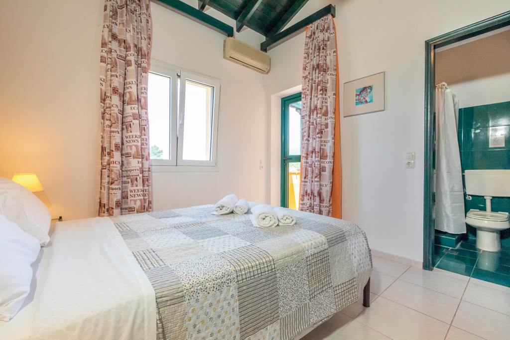 EFL_74536_Sandy_Beach_Villas_&_Apartments_0619_02.jpg
