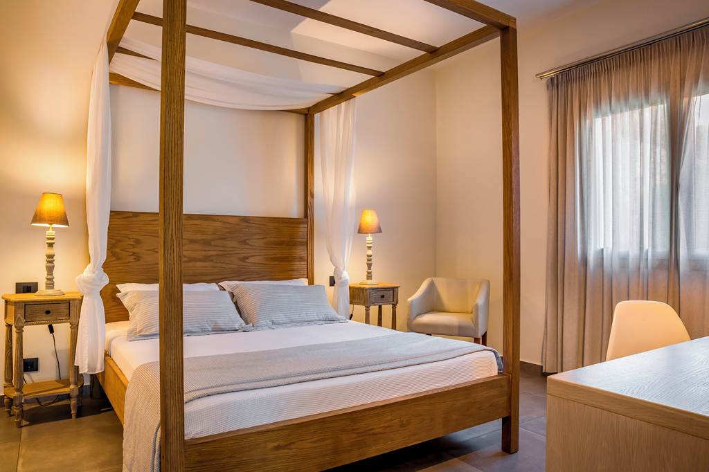EFL_72301_Astra_Village_Hotel_&_Suites_0522_13.jpg