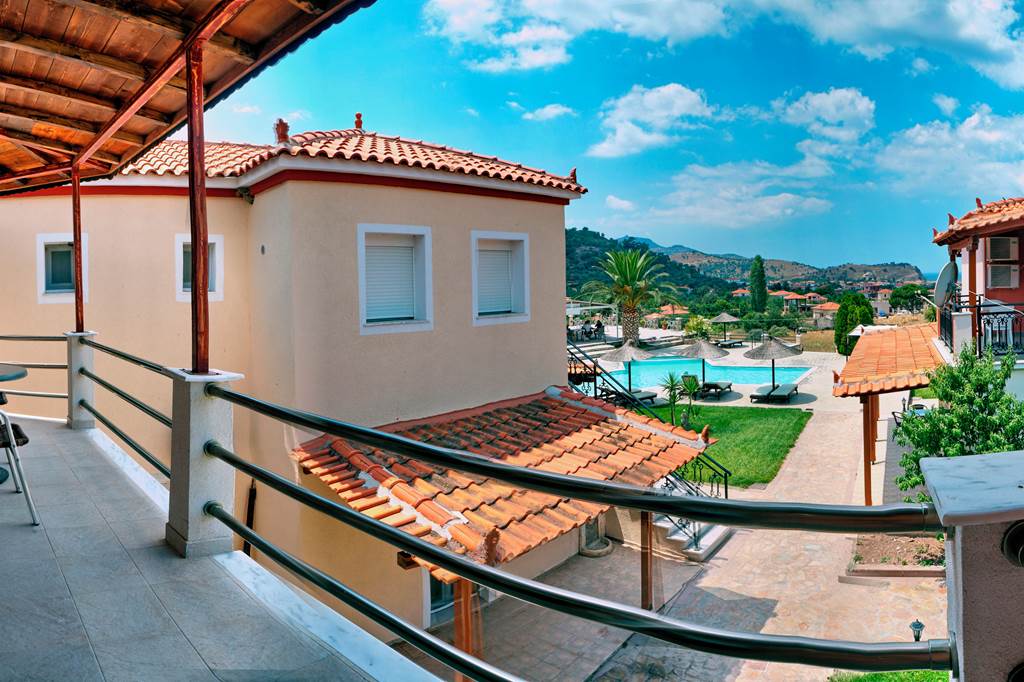 MJT_86305_Yakinthos_Garden_1223_30.jpg
