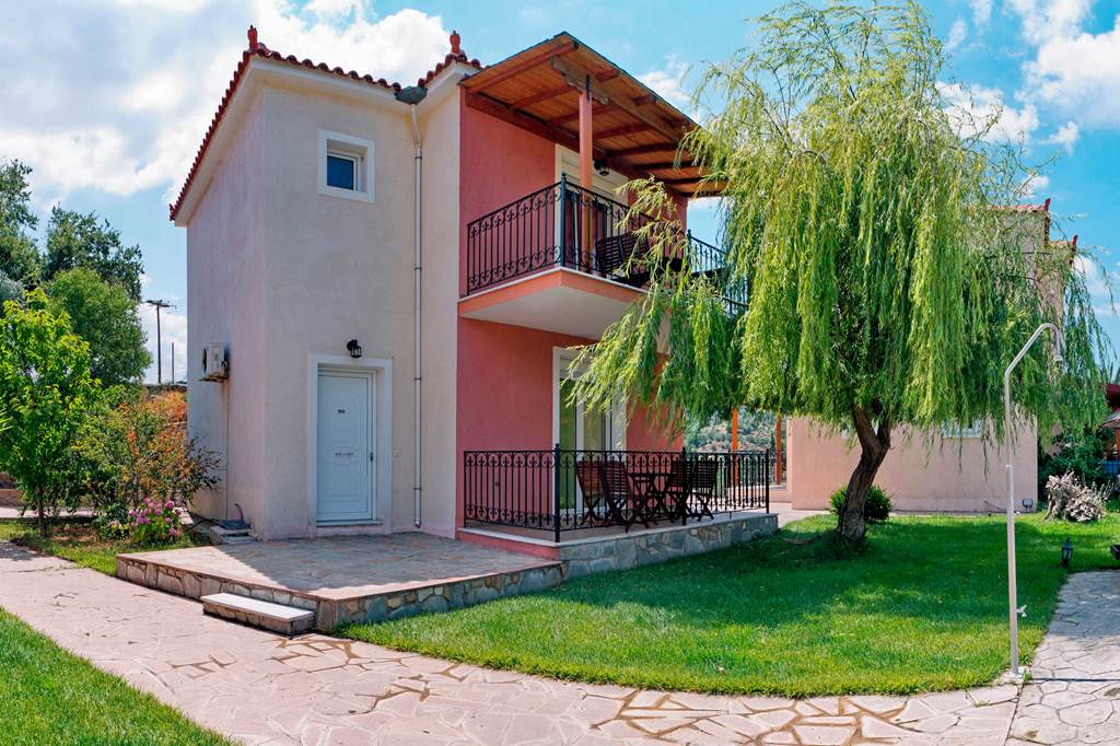 MJT_86305_Yakinthos_Garden_1223_06.jpg