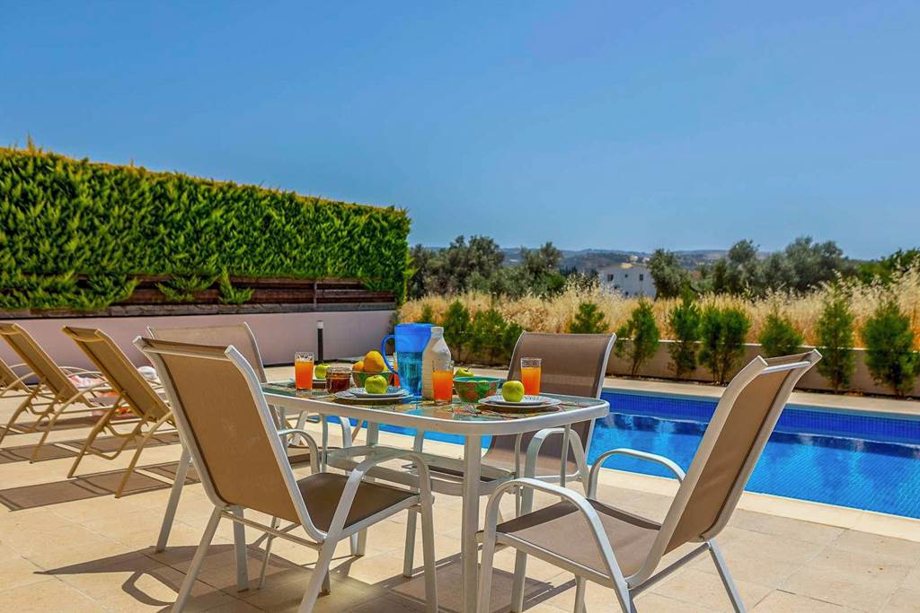 PFO_86101_Villa_Green_Valley_2_0923_04.jpg