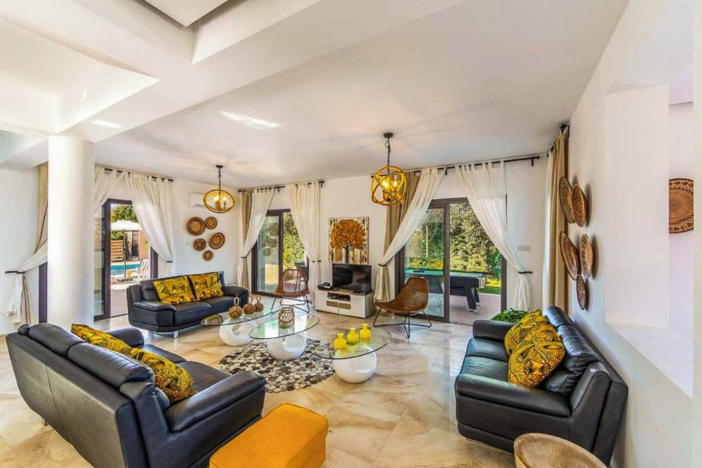 PFO_86541_Villa_Deborah_1123_03.jpg
